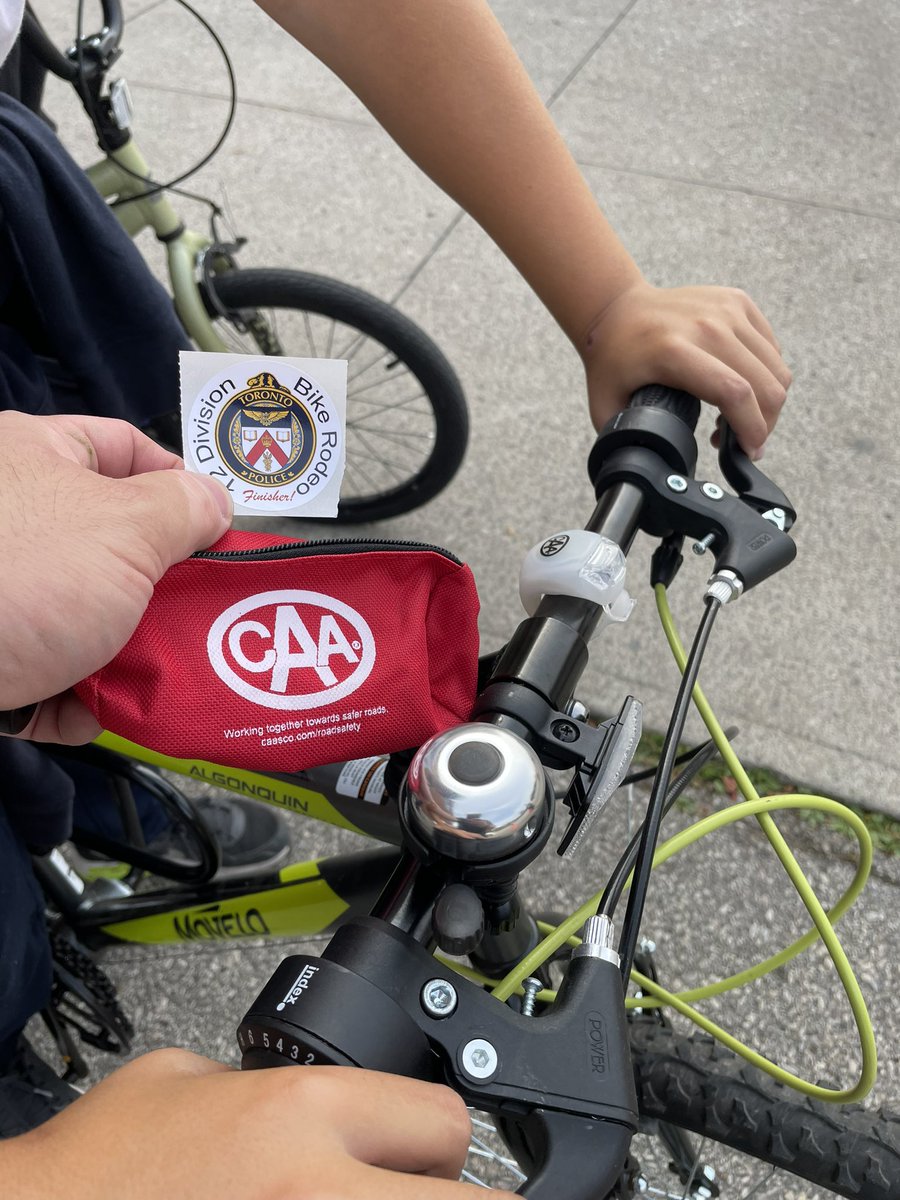 StarWarsCop's tweet photo. We made 40+ kids more confident #cyclists. We made 13 students stronger #leaders. We strengthened bonds in @TPS12Div and created a better community. Thx to our amazing hosts in Our Lady of Victory. Thx sponsors who helped to make this happen @COPSandKIDSca @CAASCO. #bikerodeo https://t.co/UsjZmjqIep