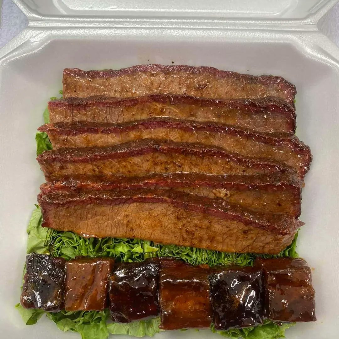 Halfinkedbbq's tweet photo. @yodersmokers over the weekend at the Nor'easter BBQ Showdown we got our first call in a KCBS event. 9th place brisket done with Lumberjack pellets on the YS640. https://t.co/KbxhXbktrv