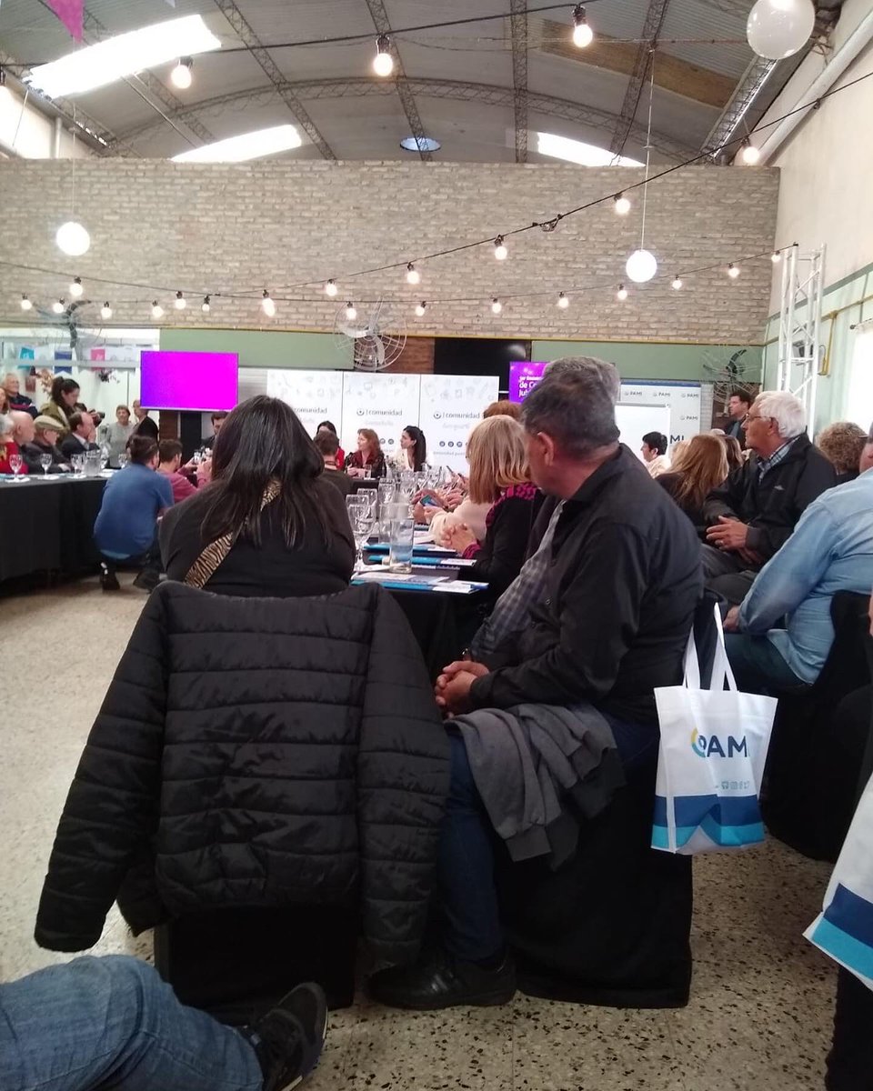 federacionfvt's tweet photo. El Encuentro se llevó acabo en el Centro de jubilados y pensionados Villa Otamendi.

Estuvieron presentes @luanavolnovich, Facundo Zarate, Mónica Roque, Federaciones y Centros de Avellaneda - CABA, Berazategui, La Matanza, Quilmes, San Martín, Vicente Lopez. https://t.co/0PuxPVewRG