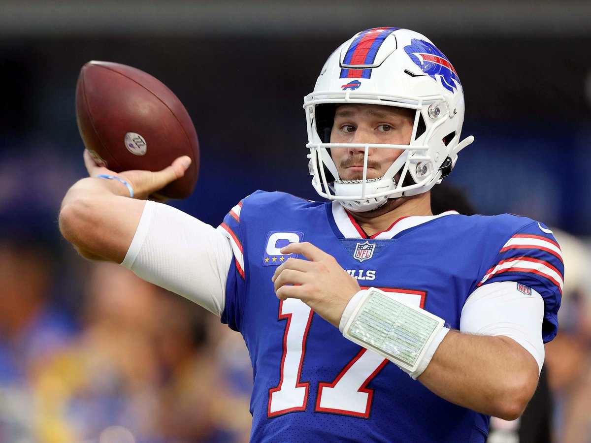 barstoolsports's tweet photo. Josh Allen Throws Up Before Every Game He Plays And Now Some Of His Teammates Have Joined In On The Fun https://t.co/YB2UaDhJfh https://t.co/ZJW9hl0Ktu