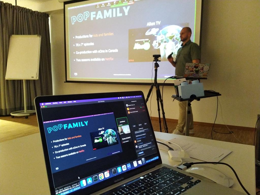 fra_aws's tweet photo. In #Frankfurt @AWSUserGroups we run hybrid meetup again about #AmazonNimbleStudio presented by Oleksii from #AWS .
Thanks to @ETECTURE for hosting us today and provide pizzas and drinks 🍕🍺 https://t.co/FID5d9pPOD