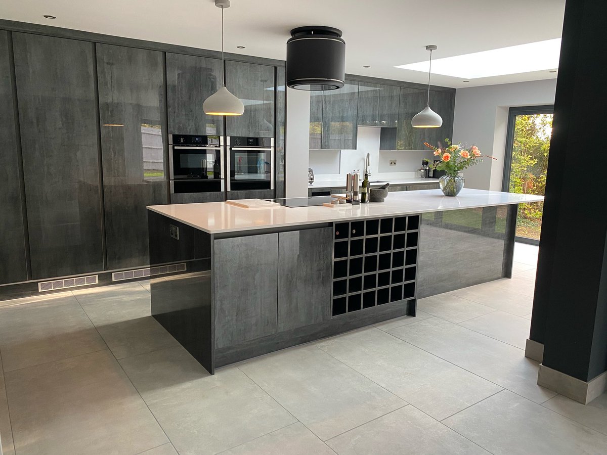 Evansonsbuild14's tweet photo. New extension and fitted kitchen. https://t.co/Cf6cSsvBw7