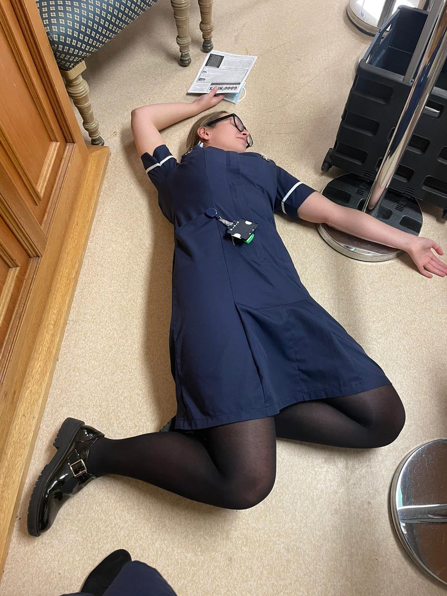 3 of our fabulous band 7s displaying some of our falls equipment and educating staff, patients and visitors on how to prevent falls in hospital, and a little demonstration from myself about the grip socks we provide 😁😁 <a href="/OldhamCO_NHS/">Oldham Care Organisation</a> <a href="/ClaireStott17/">Claire Stott</a> <a href="/kate200707/">kate</a> <a href="/NCAlliance_NHS/">Northern Care Alliance NHS Foundation Trust (NCA)</a>