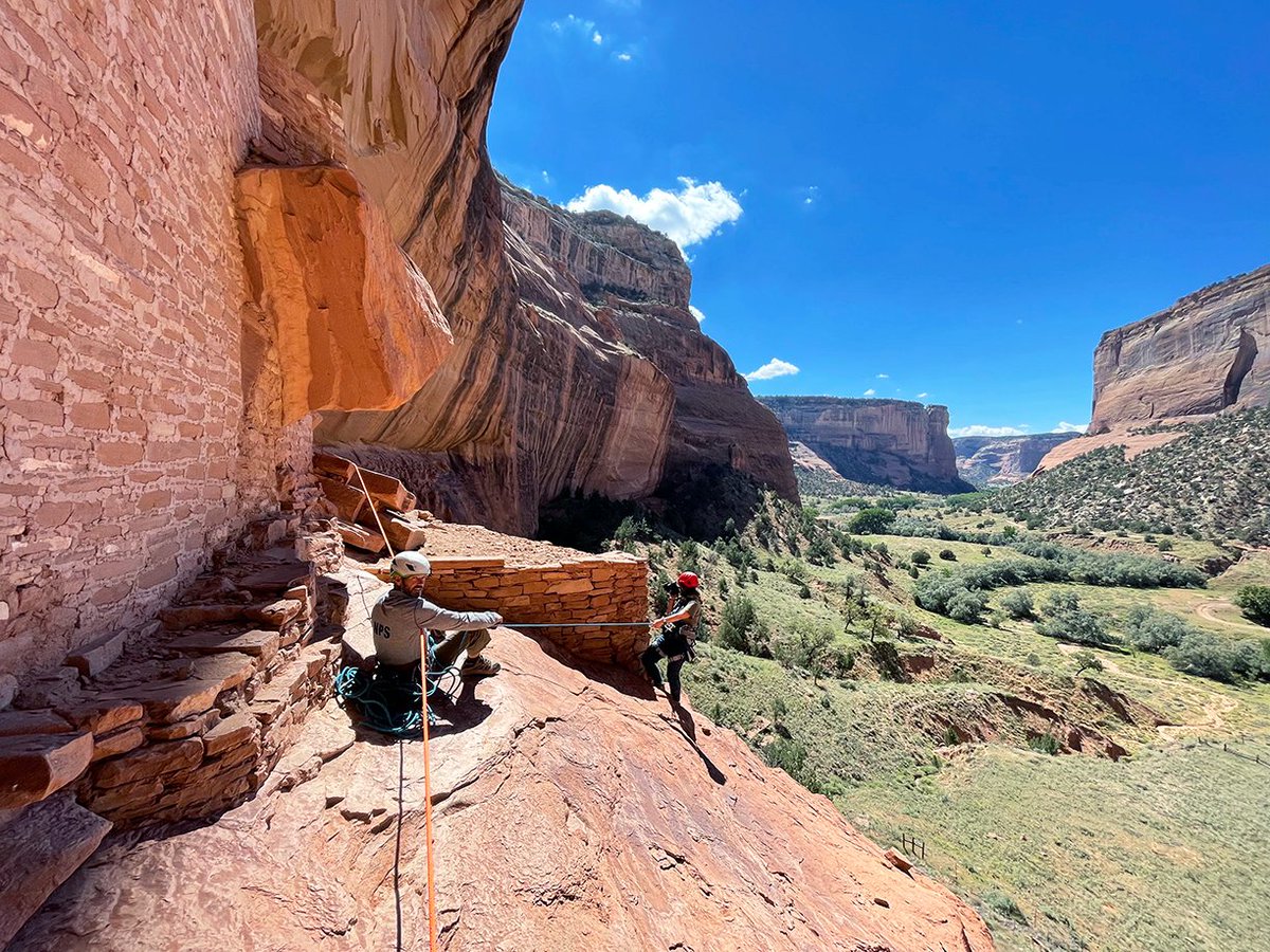 UNM_Anthro's tweet photo. Karen Price in Canyon de Chelly: CESU project between the UNM Anthropology and the NPS. (photo credit A. Bass, project PI) https://t.co/kFke1BgfyN