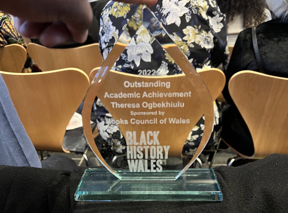 FikayomiIlori's tweet photo. Congratulations @Theresaa_og on the outstanding academic achievement awards!!!!!!!! (@__adesanwo ) https://t.co/SvSWziSnVJ