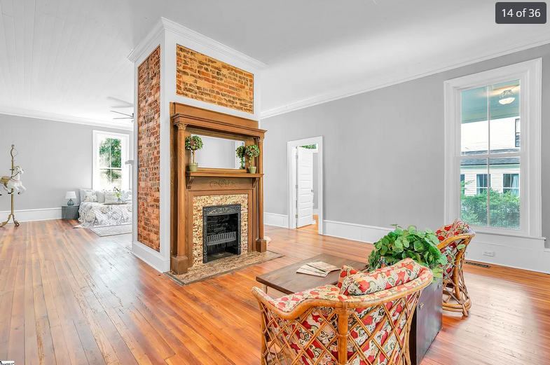 mantis_homes's tweet photo. 662 S Harper St. Laurens SC 29360 OPEN HOUSE &amp;  SQUEALIN' ON THE SQUARE SAT OCT 8! Pls visit our open house Sat 12pm 4pm and after head down to the square and enjoy a BBQ sandwich along with all the other events! #RestorationRocks

Robert Brown CBC/Williams
MLS#: 1474038 https://t.co/awimNrpRzJ