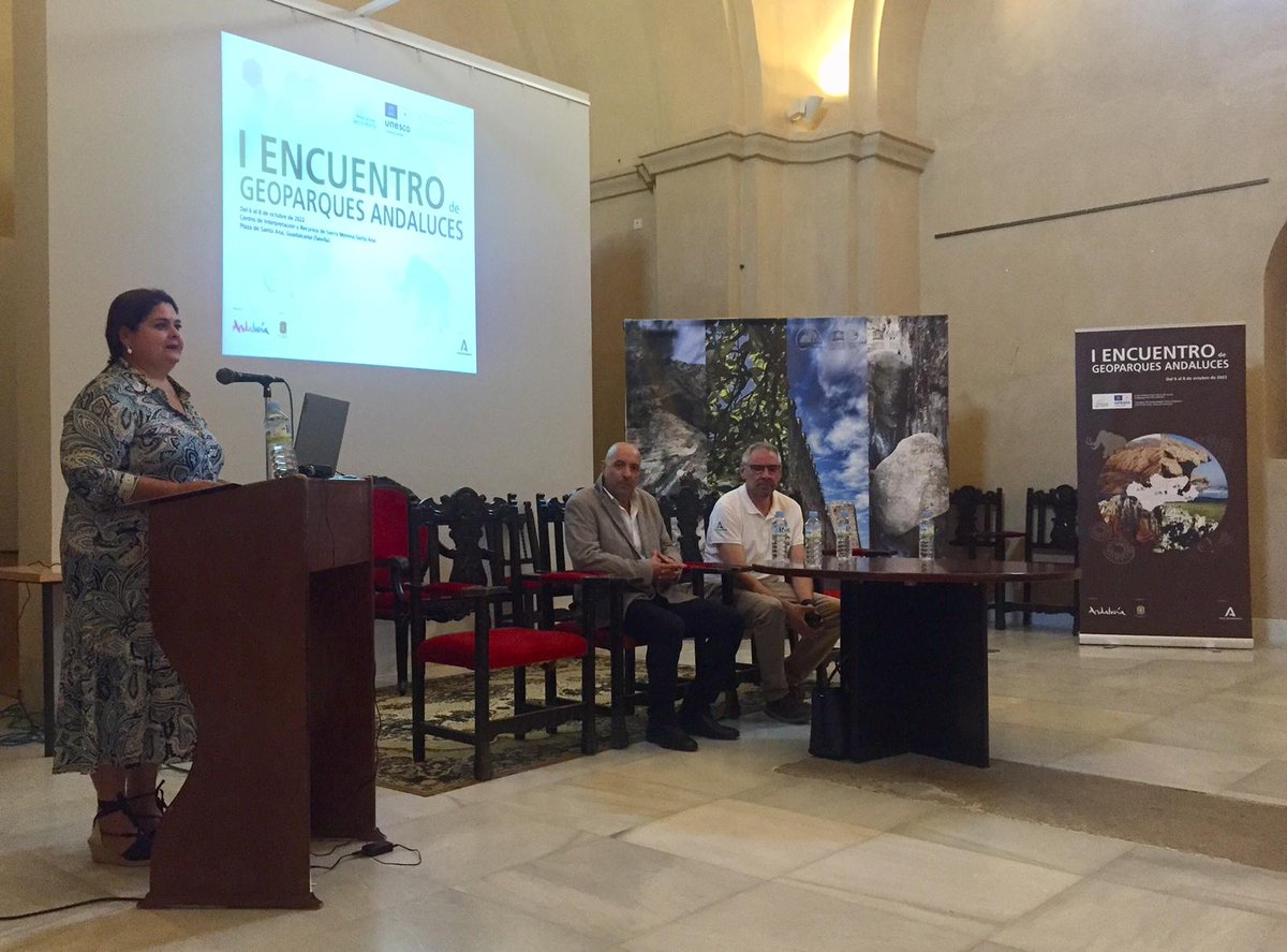 InmaGallardoPi1's tweet photo. Hoy he inaugurado junto al alcalde de Guadalcanal Manuel Cassaus y el director conservador   PNSN de Sevilla-Geoparque Mundial de la Unesco @vicente_castano el  I Encuentro de Geoparques Andaluces. 
Gracias al equipo del Parque, este I Encuentro..hoy es una realidad
@MedioAmbAND https://t.co/rbZQTgqdOs