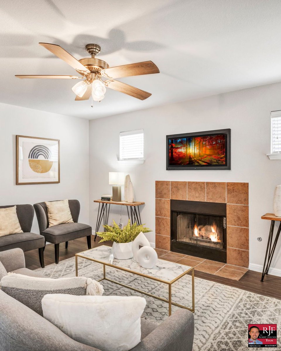 RJFischerTeam's tweet image. #PriceReduction - Who's ready to finally cozy up to the fireplace?! We may have a few more months until it's cold enough, but this home is ready for you NOW! robertjfischer.com/search/details…

#HomeForSale #LargeBackyard #OpenFloorPlan #HardFloors #Fireplace #HomeOffice #AustinTexasLiving