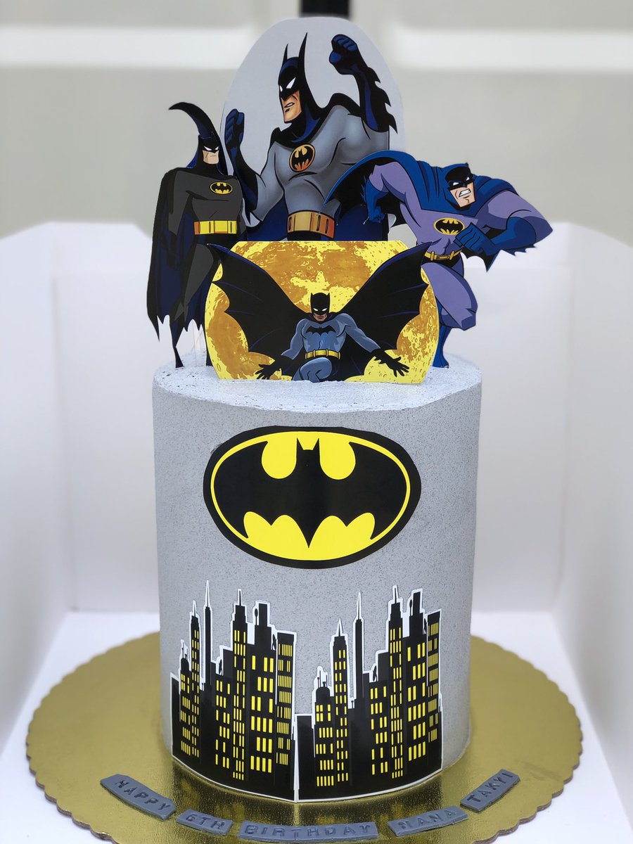 zisvngs's tweet photo. #ThrowbackThursday to this Batman themed cake ๐
#zisungs #accrabaker #birthdaycake #Batman #batmancake https://t.co/2sA045tQgM