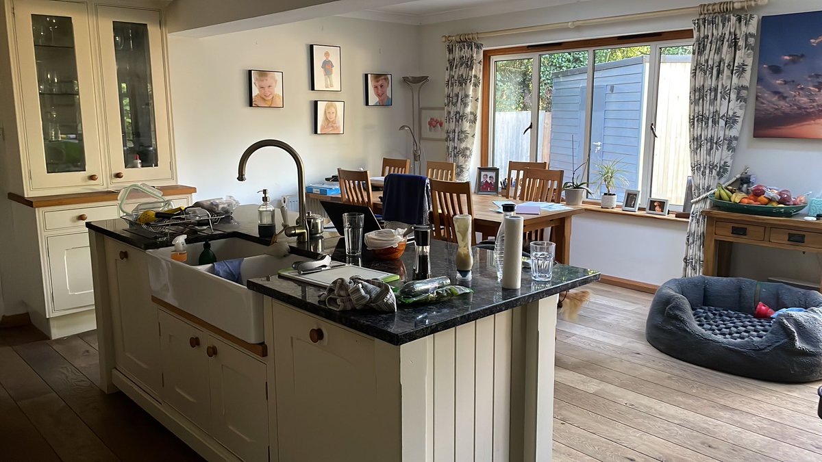 Prestigestag's tweet photo. Kitchen Finished. 

Cabinets had the same treatment as always, finished in scuff x mixed to purbeck stone. 

Ceiling done in AR2 

Walls were finished in Optiva 5 mixed to Ammonite. https://t.co/lxsAxekuYE