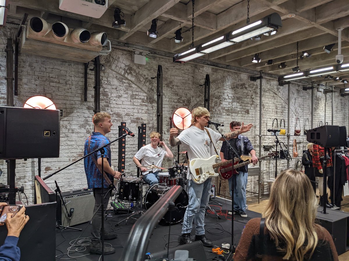 RoxanneC's tweet photo. @THEMEZZ9 @AllSaintsLive @LondonFashionWk Great performance and so brilliant new tunes. This is definitely a caption this picture contender 😊 https://t.co/D5bJMdwiFy