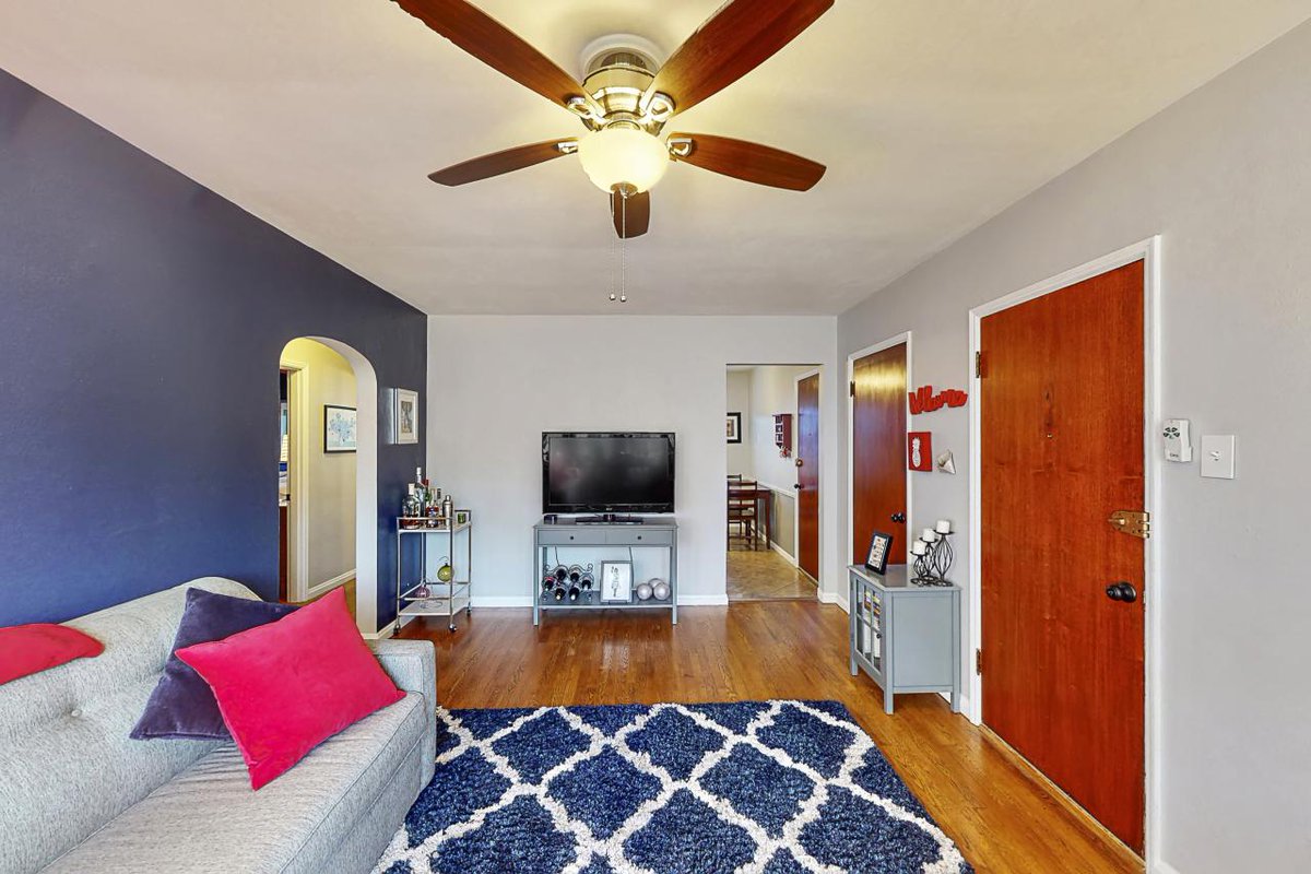 HommatiNetwork's tweet photo. 4717 Jamieson Ave, St. Louis, MO 63109 - 2 Beds 1 Bath 754 Sq Ft Built 1950. Explore this home in 3D @ https://t.co/HLBXewzkL0

#Hommati #stlouisrealty #stlouisrealestate #stlouishomes #stlhomes #stlrealtor https://t.co/VPx1aDH2PJ