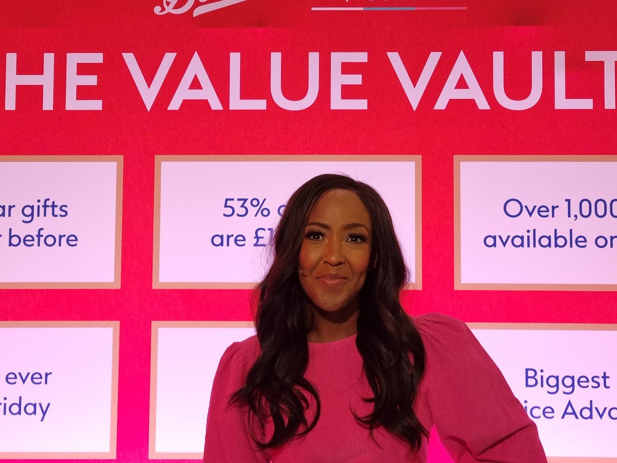 We have the fabulous <a href="/angellicabell/">Angellica Bell</a> sharing everything you need to know about value at <a href="/BootsUK/">Boots</a> this Christmas!