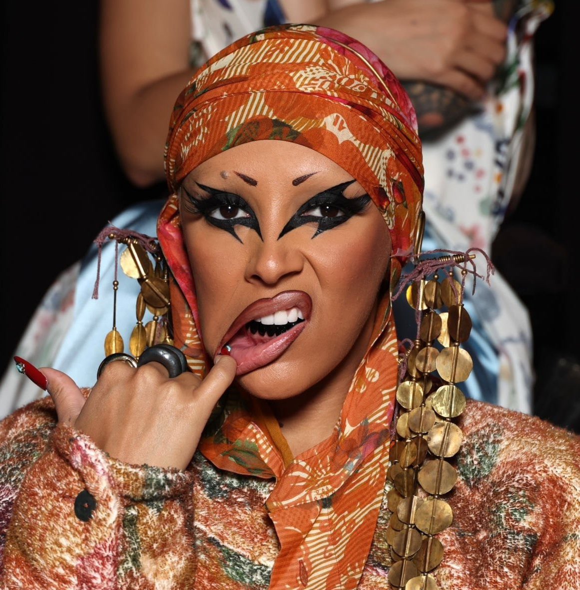 YannyCharleston's tweet photo. My makeup work on @DojaCat for Paris Fashion Week https://t.co/QNud9MrJVm