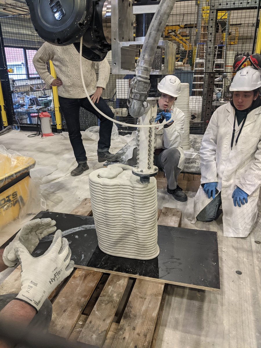 A lot of fun today having our #ComputationalDesign students from <a href="/UniversiteLiege/">Université de Liège</a> at #cstc ! Turning designs into matter is always a great learning experience #DigitalFabrication