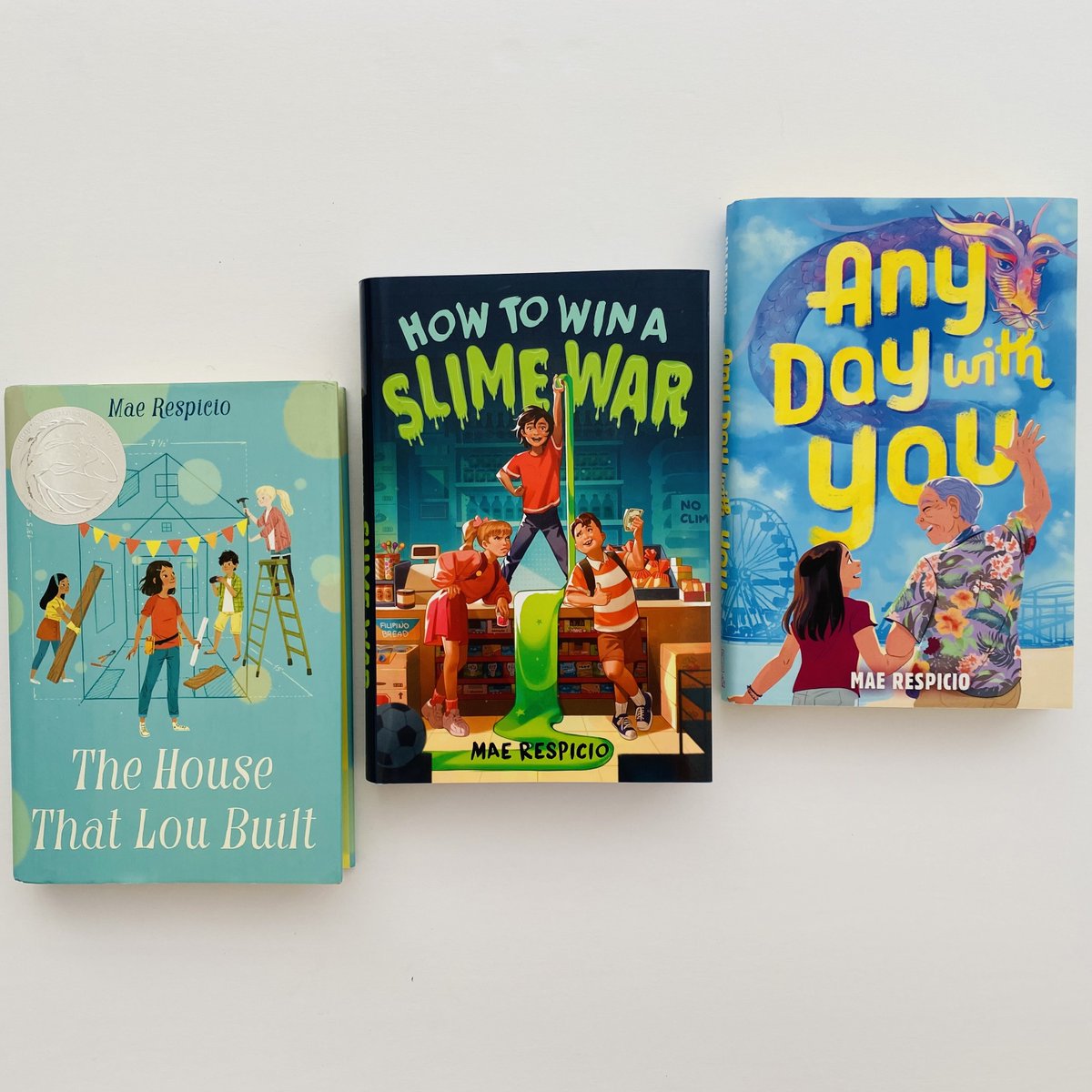 It's my Balloon Day—I'm a very grateful #40something! 🥰 Here's my bday wish for #filipinoamericanhistory month... pls support books, movies, &amp; art by #filipinoamerican creators. Keep their voices going, share their work, shout them out! (Esp book reviews, hint hint!) Salamat! ❤️