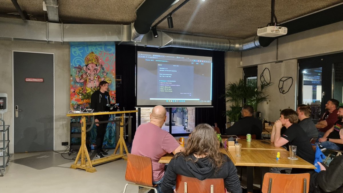 ddog_nl's tweet photo. Next up, @powers_hell came all the way from Australia to tell us about devcontainers #ddog https://t.co/IOJ5V6wTGg