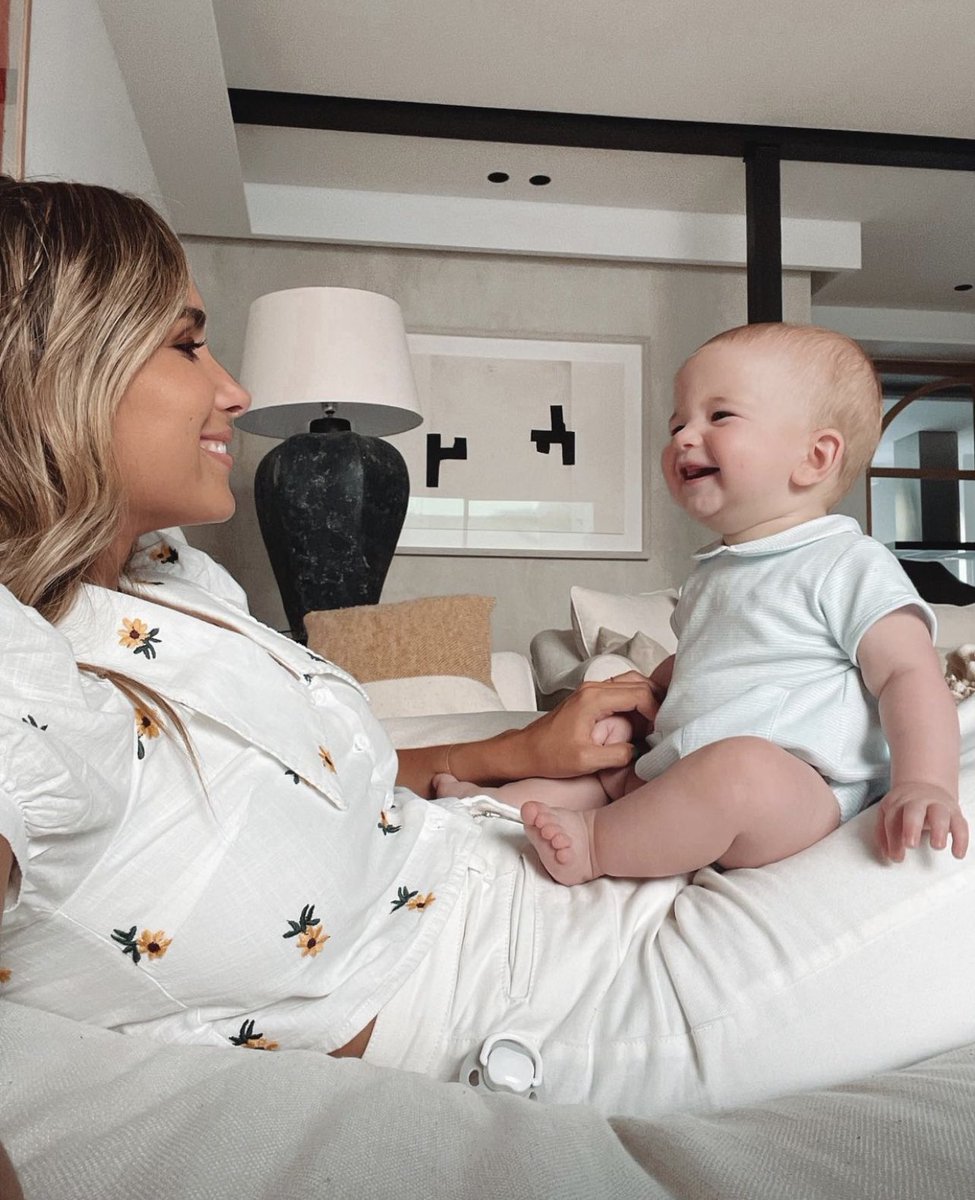 Mi bebé cumple hoy 5 meses…

      Tᴇ ᴀᴍᴏ ❤️