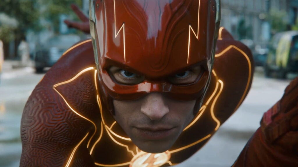 The Wrap'ın haberi göre Ezra Miller, The Flash filminde kullanılacak birkaç küçük sahne için geçtiğimiz hafta, bir gün boyunca çekim yaptı.