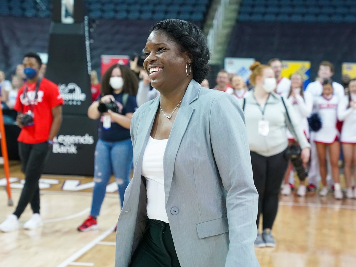 BelmontWBB's tweet photo. Name a better coaching staff in the nation.

...you can't

Happy #NationalCoachesDay to our amazing leaders‼ 🙌

#ItsBruinTime | #Splashville https://t.co/Rqd8GWjC22