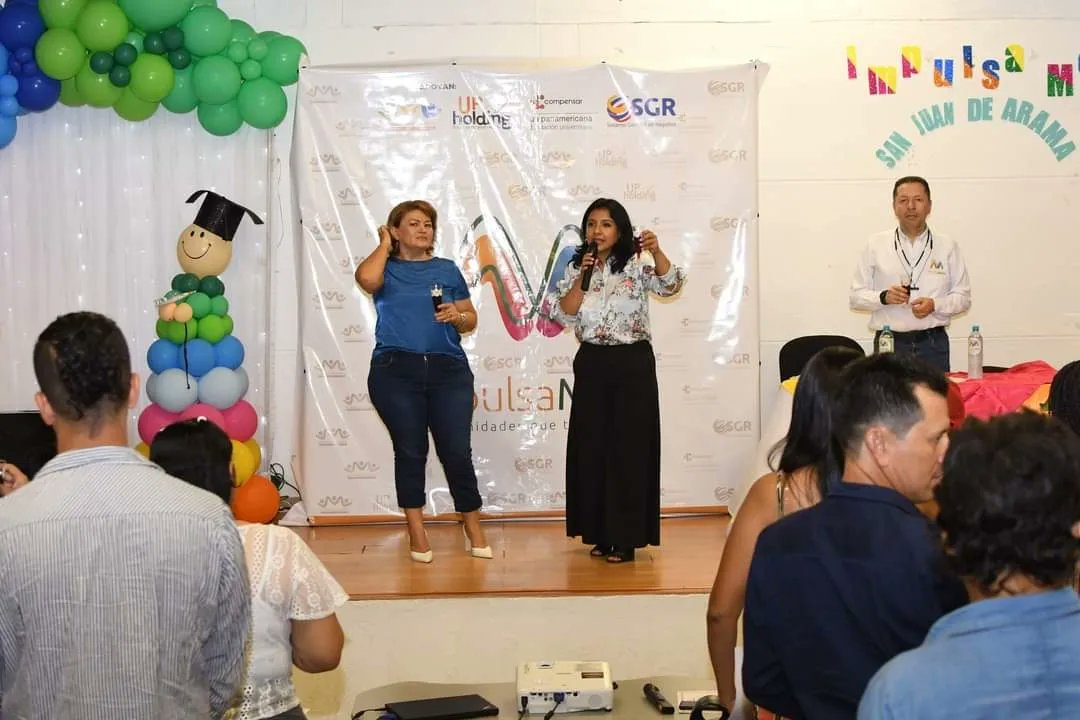 UpHoldingCol's tweet photo. #Impulsameta y su ruta de Innovación esta presente en San Juan de Arama, 44 personas se graduaron del Diplomado en Innovación Empresarial y son multiplicadores de conocimiento en el departamento del Meta. 🎓
#OportunidadesQueTransforman #ImpulsaMeta https://t.co/x2D0XpQzNP