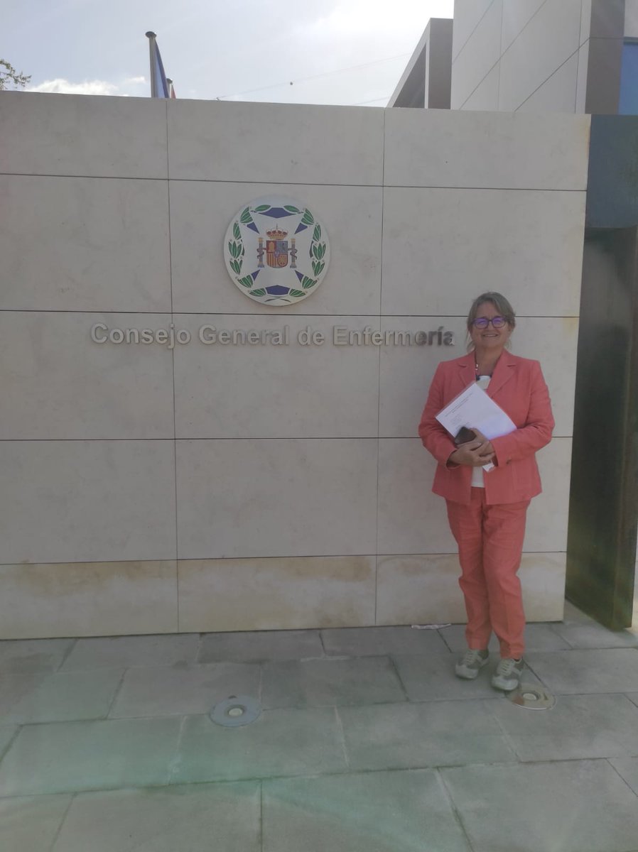 Presentada mi candidatura en el registro del CGE. Ahora a esperar los 15 avales o más. Gracias a todo el mundo por su apoyo, por dar visibilidad a este proceso. Gracias a los que ya habéis dicho que me habéis dado el aval y a todas los Juntas por reuniros a deliberar.