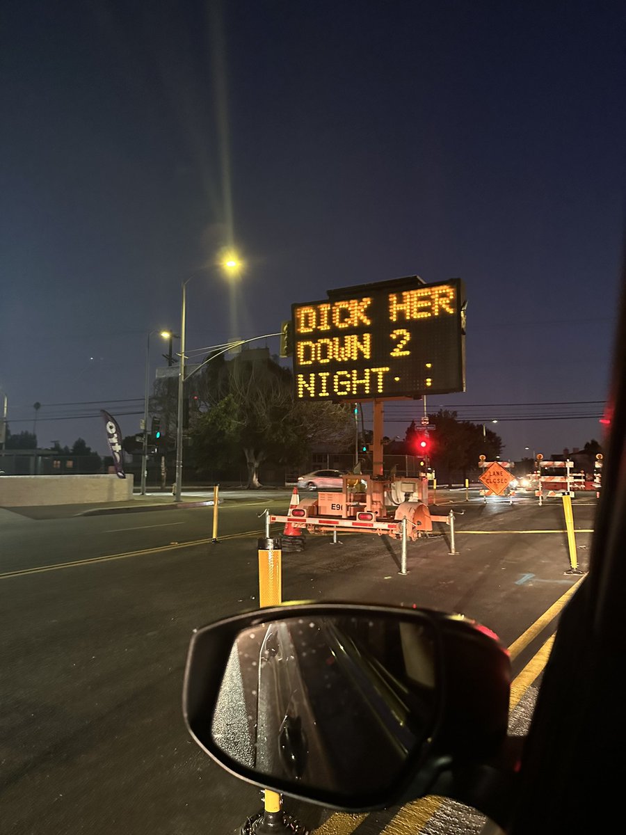 gunfingas's tweet photo. this is a sign https://t.co/p2yja0tzQO
