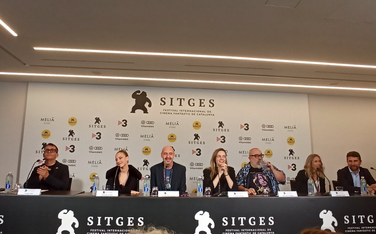 50Sitges's tweet photo. Photocall y, Rueda de prensa de #Venus. @alexdelaIglesia @pokeepsie_films #EsterExposito #FearCollection película inaugural de #Sitges2022 https://t.co/GuVwXeC8Zz