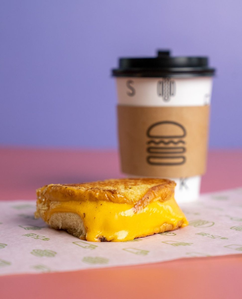 MercatoMall's tweet photo. That cheese melt got us drooling..🤤Have you tried @shakeshack Grilled Cheese Sandwich?
#ShakeShackME #PremiumIngredients https://t.co/LBA5N1hBBi