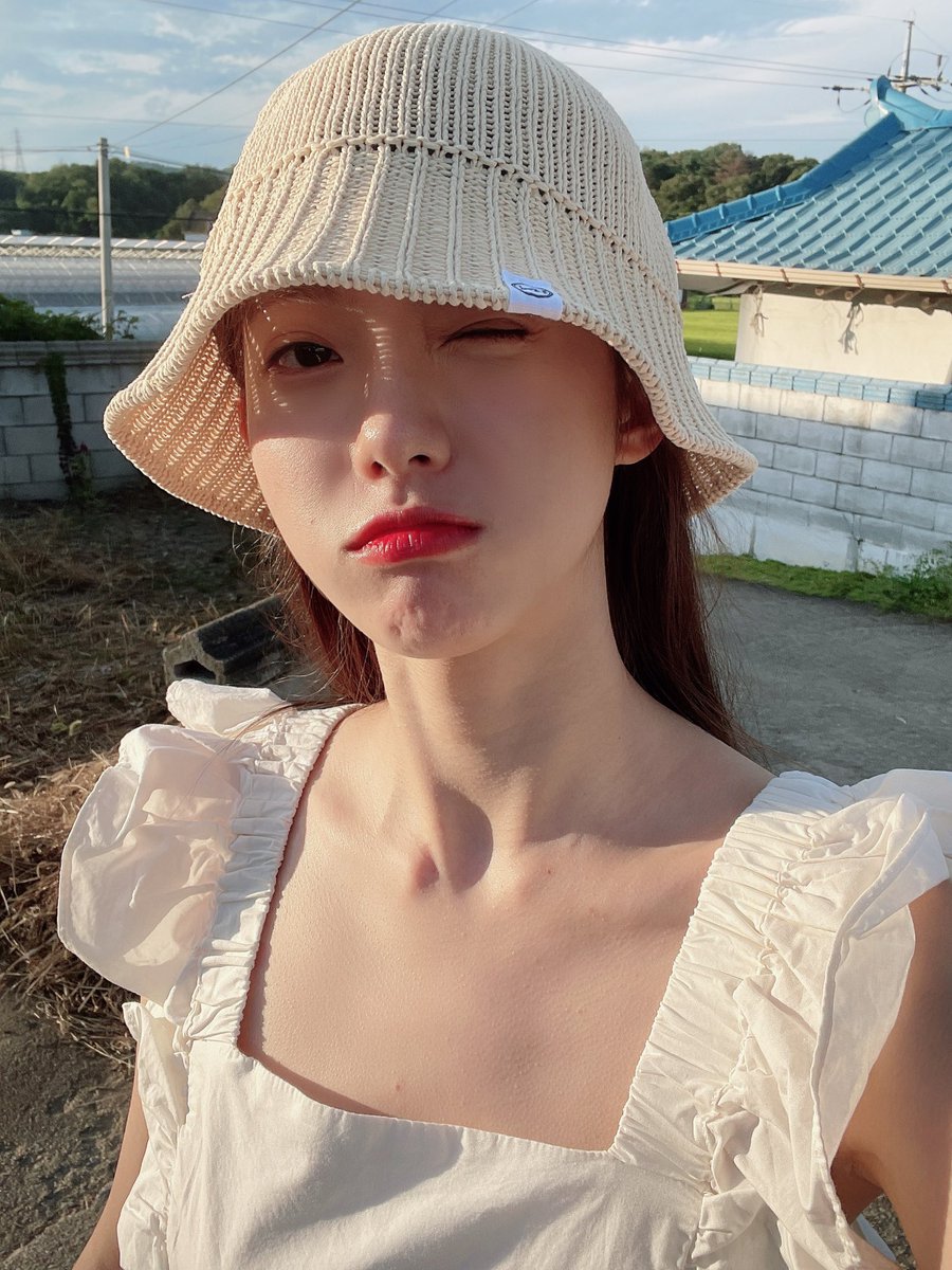 thinkerluda's tweet photo. luda in bucket hats 🫶🏼 https://t.co/il18aqq7D2