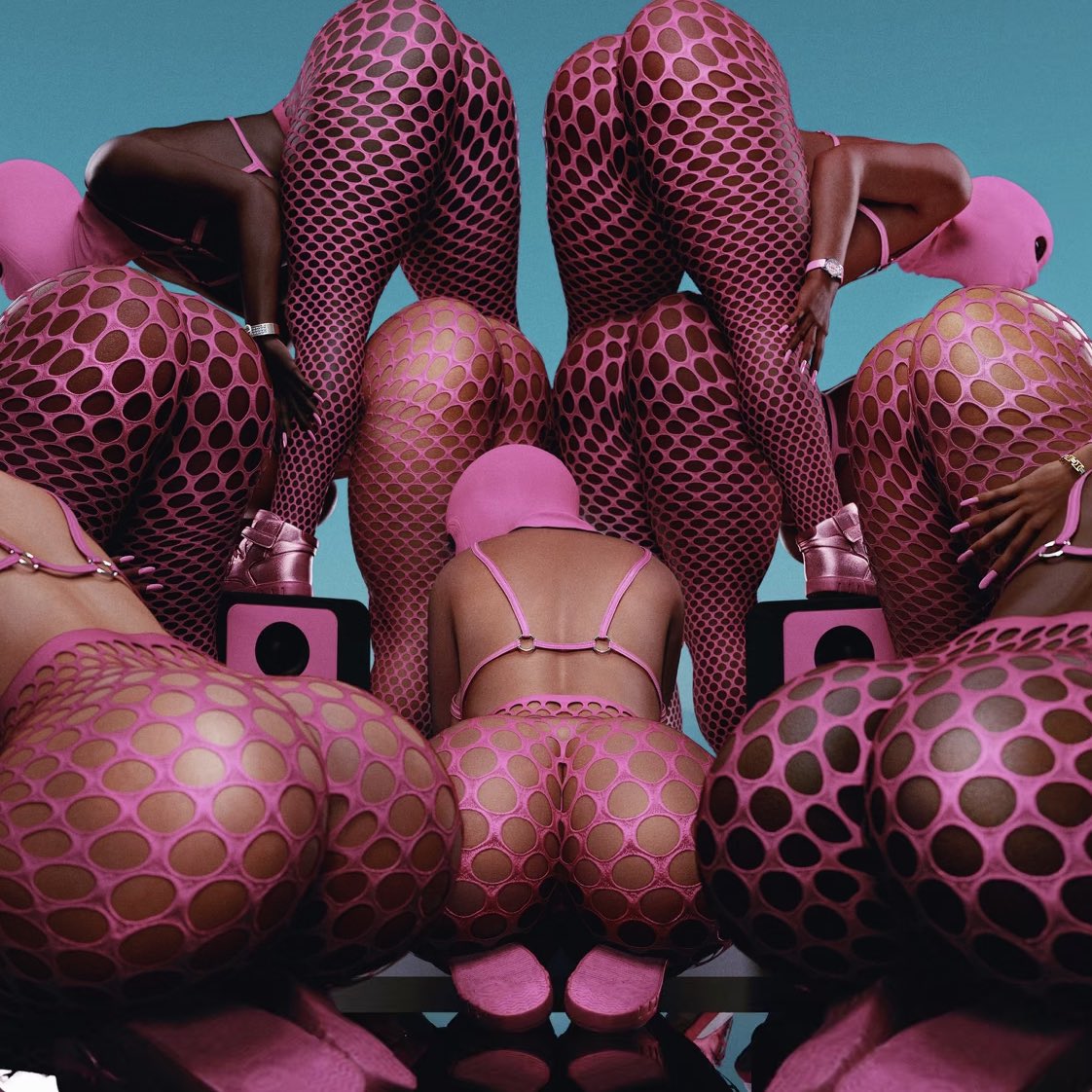 LadyLeshurr's tweet photo. Not me being responsible for once, having an early night then missing all the fun 🥴😂 this is history in the making 9 carribean girls on 1 track Nicki setting the levels yet again 🔥🔥🔥 BUY &amp; STREAM #LIKKLEMISS #THEFINE9 https://t.co/FcNFot6nPT