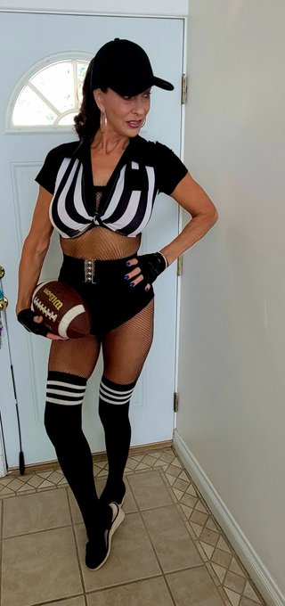 It's Football Season! and  I'm ready to make all the calls. 🏈😉 https://t.co/Cx49XePsK5
