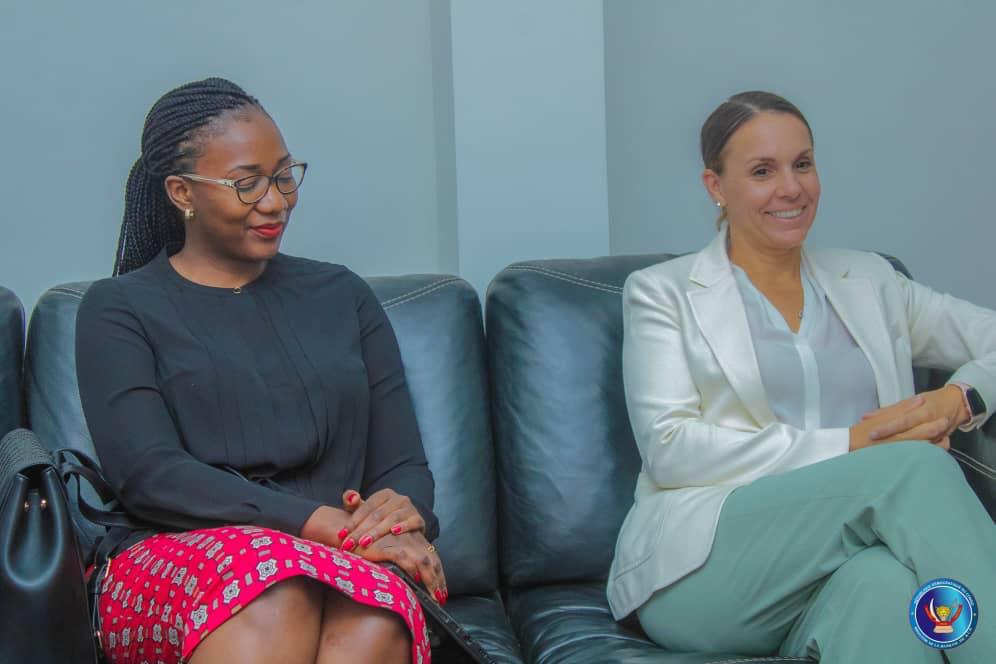 jeunesseEP_RDC's tweet photo. Forum des filles de la RDC par l'@UNICEFRDC . @BunkuluYves  choisi comme médiateur.
Cet événement de 3 jours, du 29 -11 au 1-12 à Kinshasa réunira 100 filles et jeunes femmes  de 13-24 ans  afin d'échanger, s’informer et proposer des solutions aux problèmes dont elles font face https://t.co/Ofuju3AeZG
