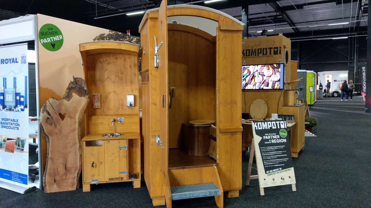 Kompotoi's tweet photo. Wir sind zu Gast in Deutschland bei der internationalen Fachmesse für mobile Sanitärsysteme, oder auch einfach Eurotoi genannt. 🚽
Hersteller aus ganz Europa haben sich hier versammelt und wir freuen uns auf die zahlreichen Besucher. #kompotoi #YouAreAProducer #Eurotoi #toilet https://t.co/l97654UwCT