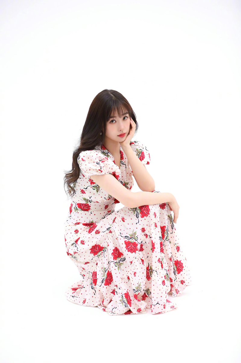 xiiangyuns's tweet photo. Thread of all meibao clothing that esther has posted on weibo! ⬇️

 #虞书欣 #EstherYu #YuShuxin #两个人的小森林 #ARomanceoftheLittleForest https://t.co/uNm3nJw9SB