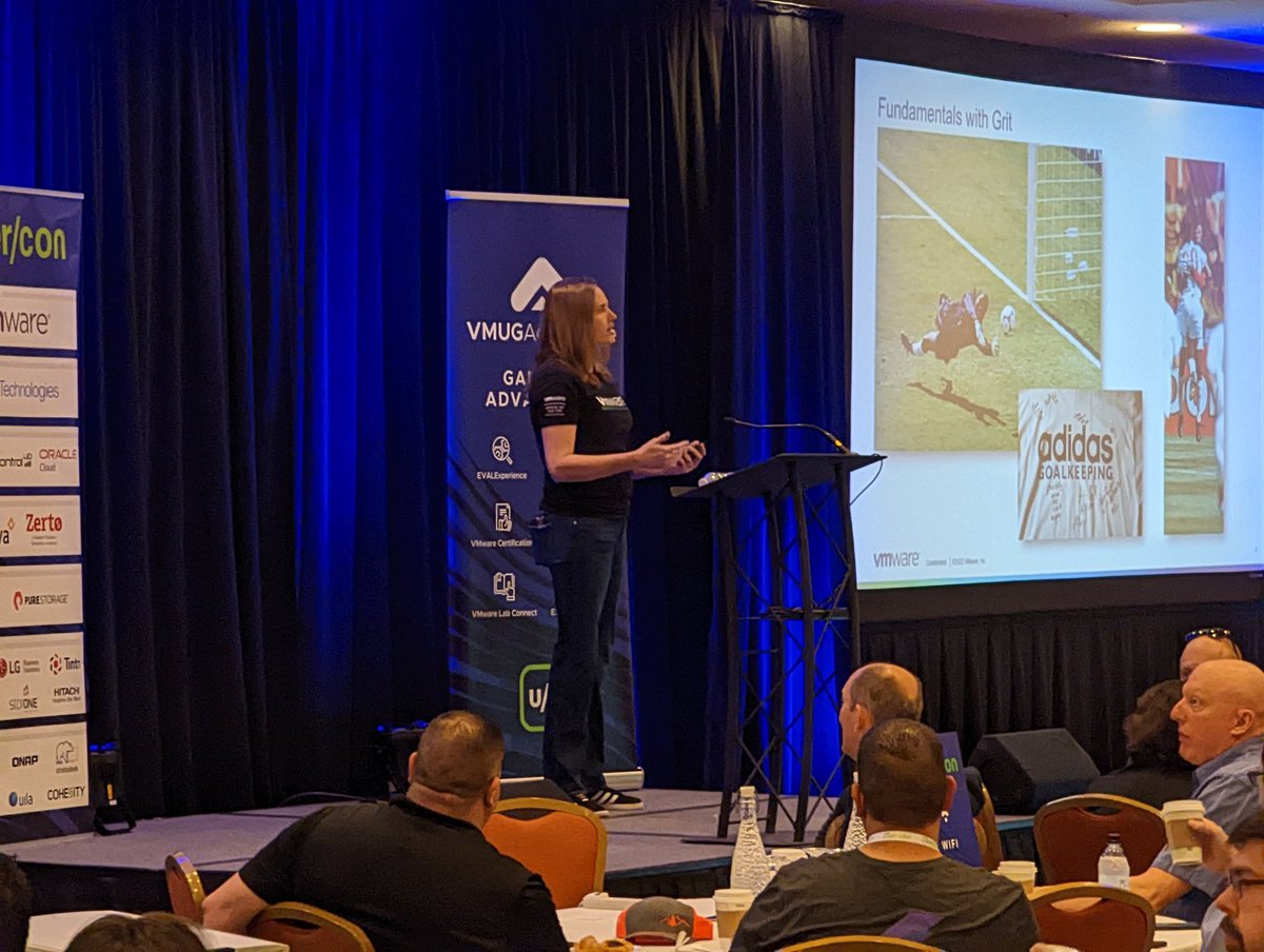 dt02400's tweet image. @AmandaBlev Opening keynote talking about her journey to the top!
@ChicagoVMUG 
#VMUGUserCon
#ChicagoVMUG