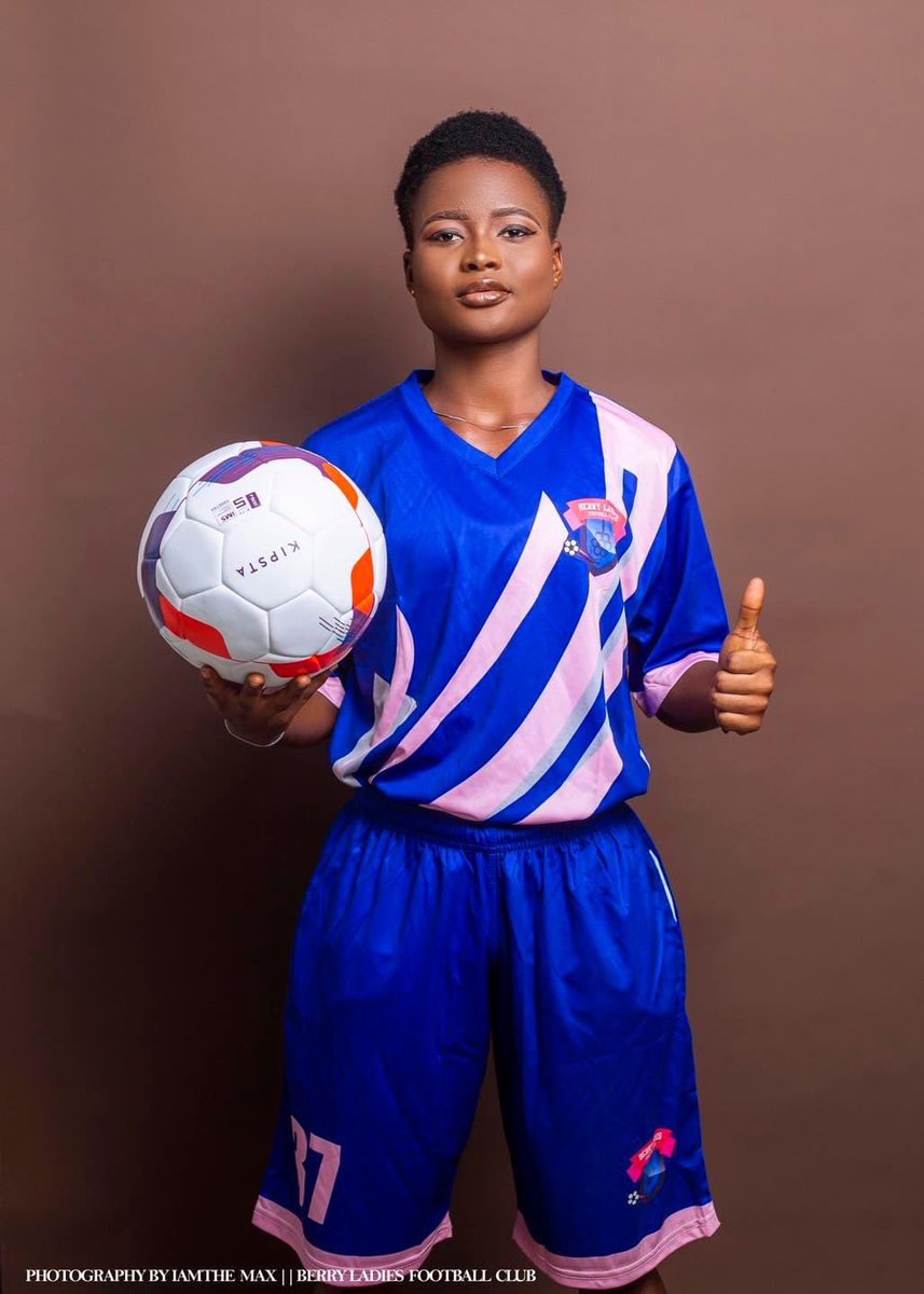 ayishatu_'s tweet photo. Berry Ladies FC blessing us with their new kits ahead of the 2022/2023 🇬🇭 Women’s Premier League season.
This team knows how to get us talking in this country.
#womensfootball #AyishaReport https://t.co/sl3X5IWEkU