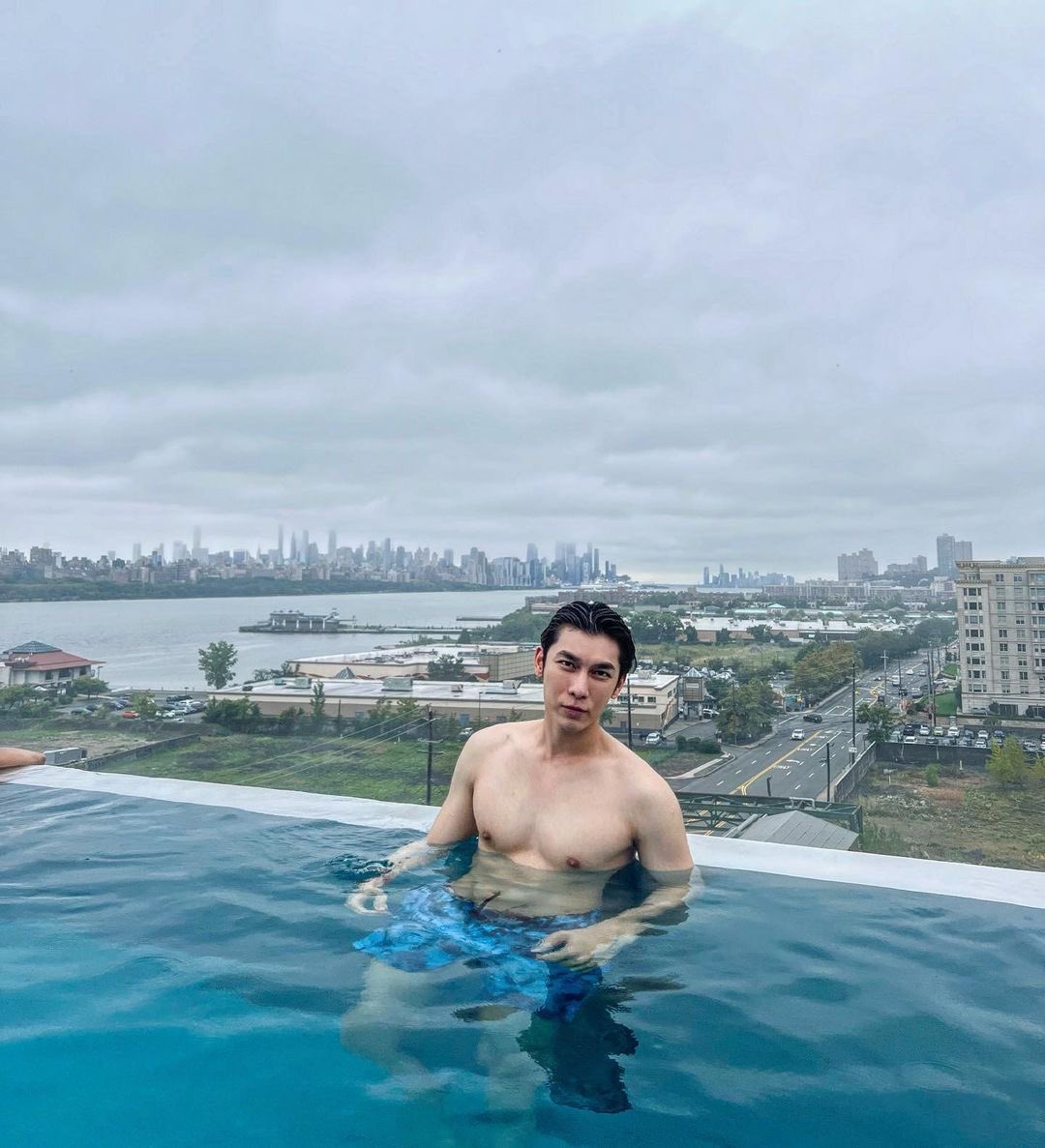 MewsuppasitTH's tweet photo. ฮอตๆจากหนุ่มเมกา 😳

#ForeverLove @MSuppasit
#MewSuppasit #มิวศุภศิษฏ์ https://t.co/ZwNKAzvurH