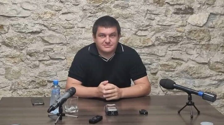 Batumelebi_ge's tweet photo. Akhra #Avidzba, the leader of the #Pyatnashka battalion held a press conference on his return to #Abkhazia and spoke about #Georgia as well as various issues.

Acc/ to Avidzba's observation, sentiments of joining Georgia also appeared in Abkhazian society.
https://t.co/M823TznsMB https://t.co/rUDpHDTLAv