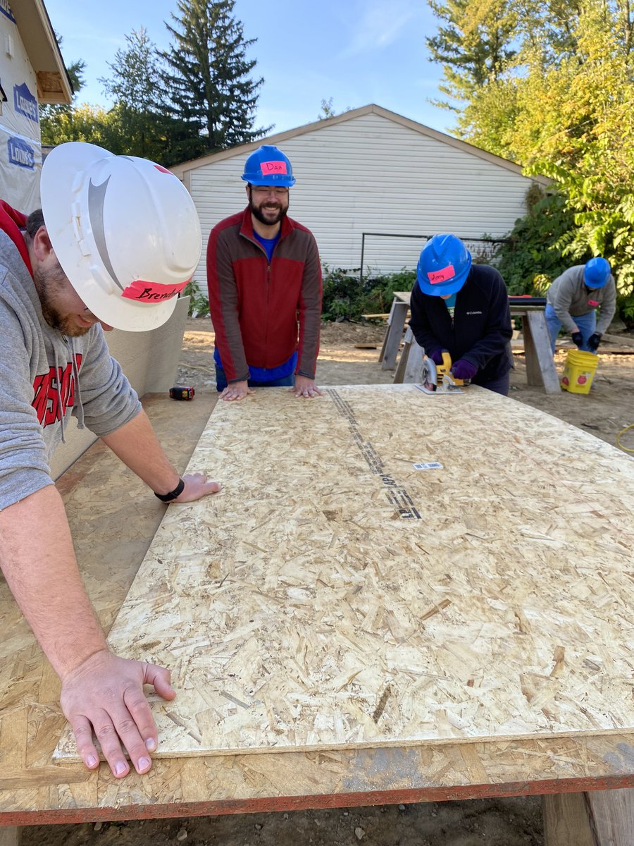 ally_boyington's tweet photo. Great time volunteering with @corteva colleagues at the @IndyHabitat Ag Build yesterday! Installed porch ceiling and realized Iโm very fond of wearing a hard hat. #cortevagrows https://t.co/OVF6EqL4nr