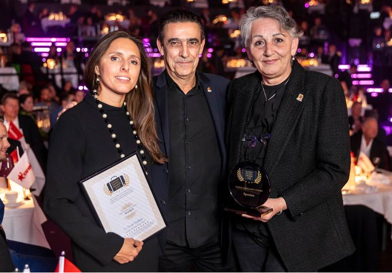 🇪🇸España, galardonada 🏆como mejor destino turístico europeo 2022, en #Dinamarca (DanishTravel Awards)
👇
‼️Confianza de los daneses en productos y destinos turísticos españoles. Apoyo al turismo responsable y de calidad‼️

👏¡Enhorabuena a todos!