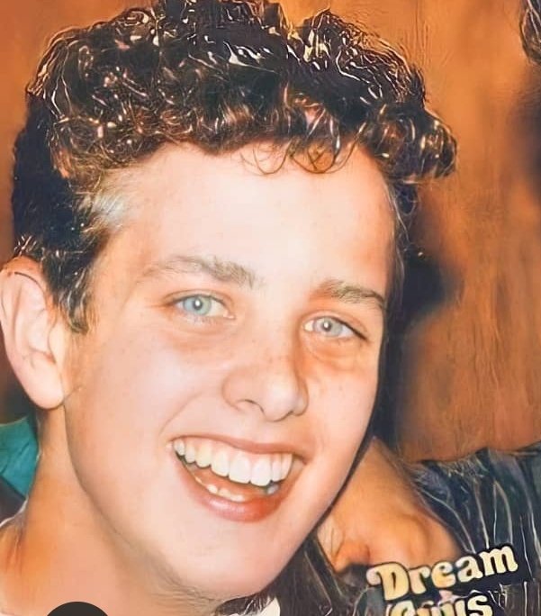 Evee_Creme's tweet photo. Happy #tbt with my #ManCrushEveryday #joeymcintyre
Since I had my #mixtapetour socialmedia break (to avoid all the footages before I was at the shows) I haven't found the way back to my Twitter routine. Although I miss it. And I miss you. All the #guttergirls & #BHSisters โค๏ธโค๏ธ https://t.co/eHvzwbpCsQ