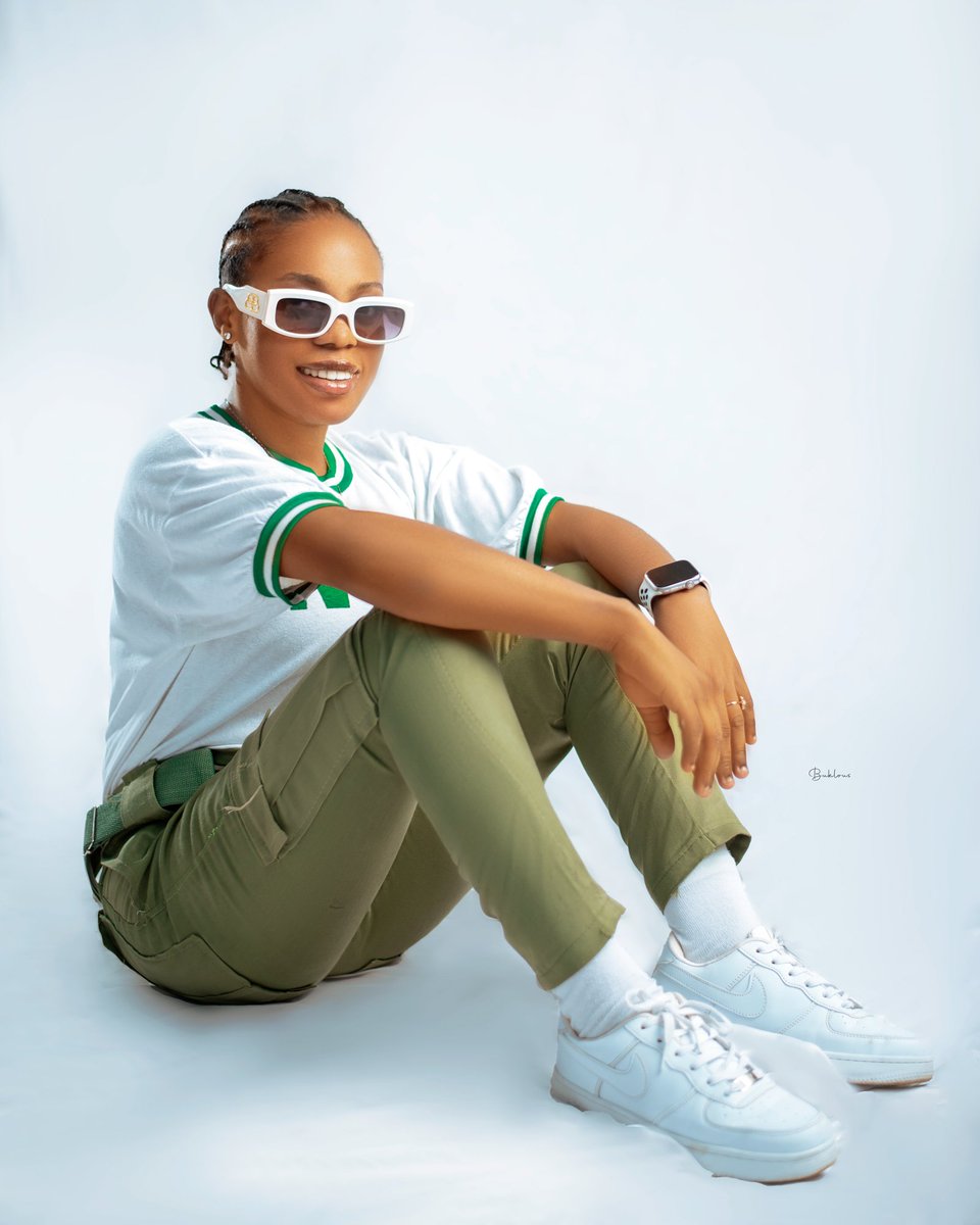 buklous's tweet photo. Since today is NYSC POP lemme drop this beautiful picture here 😻😻😻

#NYSC #yansh #mohbad #AdekunleOlopade https://t.co/50sANM6dgl