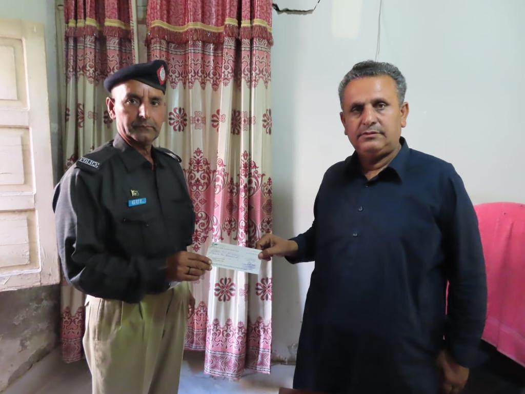 CellRange's tweet photo. DATED:06.10.2022

  ڈی آئی جی لاڑکانہ جناب مظہر نواز شیخ صاحب کی زیر صدارت پولیس ویلفیئر کامیٹی کا اجلاس۔ 

👈ڈی آئی جی صاحب  لاڑکانہ کی ہدایات پر آفیس سپریٹینڈنٹ رینج آفیس جناب خادم حسین کھوسو صاحب نے پولیس اہلکاروں اور ان کی فیملیز میں ٹوٹل/5898440 لاکھ روپیہ کے چیک تقسیم کیئے۔ https://t.co/Ljnj4IeEr4