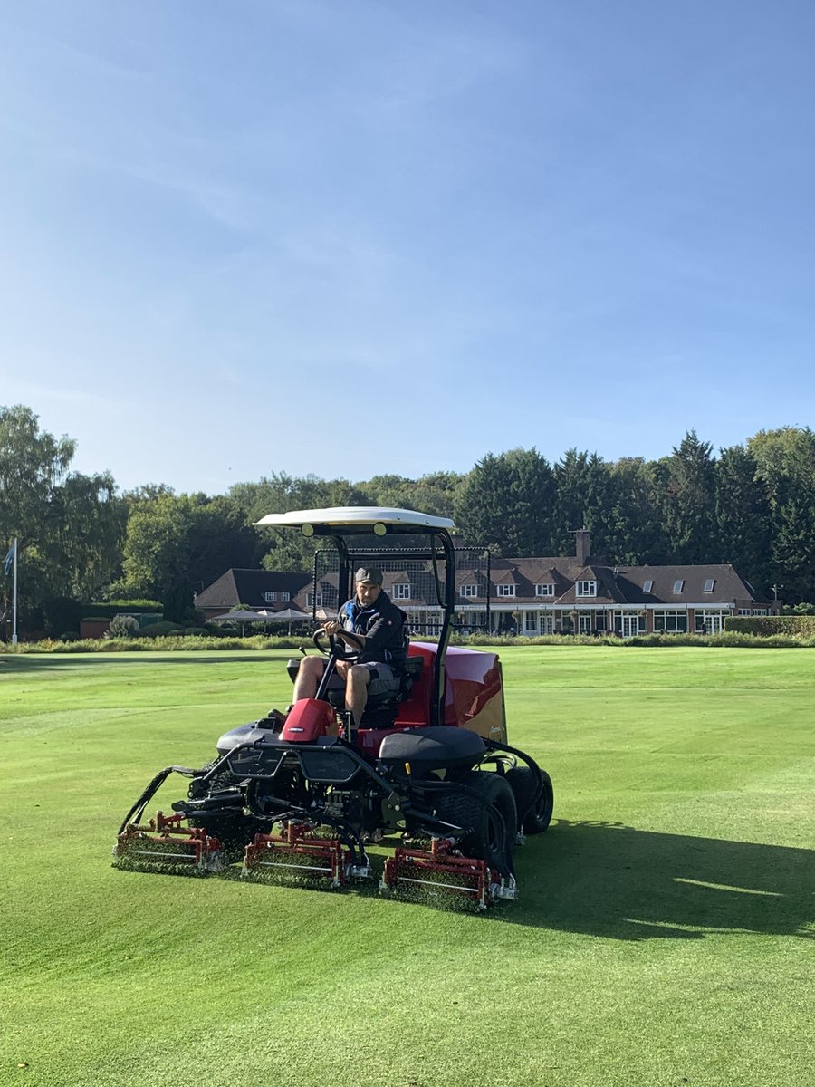 Awesome day, awesome course, awesome machine. A massive thanks goes out to Adam McColl, Gerrards Cross Golf Club for continuing to put his trust in George Browns and Baroness, after adding these latest new additions to his fleet. LM551’s👌🏼 <a href="/GeorgeBrownsLtd/">George Browns Ltd</a> <a href="/baronessuk/">Baronessuk</a> <a href="/hgkadam/">Adam McColl</a>
