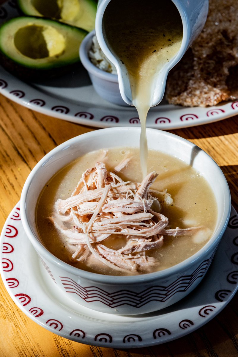 potzollcalli's tweet photo. ¿Compartimos un pozolito? ❤️
Hoy, Pozole 2x1 en todas las variedades y todos los tamaños 😋🇲🇽 #JuevesPozolero

Visítanos o pide a domicilio llamando al 800 222 1010 

Los Cincuenta de Potzollcalli.
50 años es la receta.
-
#antojitosmexicanos  #comidamexicana #Pozole #Tradicion https://t.co/gThkXKVR75