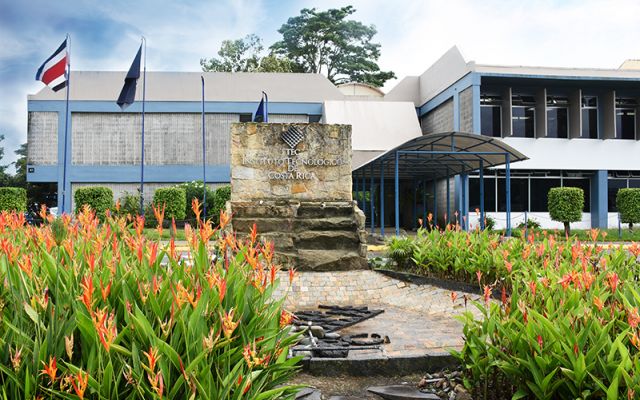 QueensUGlobal's tweet photo. ✍️ Partnership update: #Queensu has finalized its first agreement in Costa Rica! The Instituto Tecnológico de Costa Rica and @SmithBusiness have established a reciprocal student exchange. We are delighted to collaborate with a new country and partner! https://t.co/6BG93GkfHd