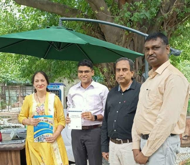 RPVVSHALIMAR's tweet photo. Celebrating Innovation in Language Teaching at  RPVV/ASOSE Shalimar Bagh.

Innovative practices of language teaching published in an international journal authored by Principal Sarita Batra &amp; Vijay Kumar librarian being presented to worthy Director sir!
@msisodia
@gupta_iitdelhi https://t.co/uCKSjcgkG5