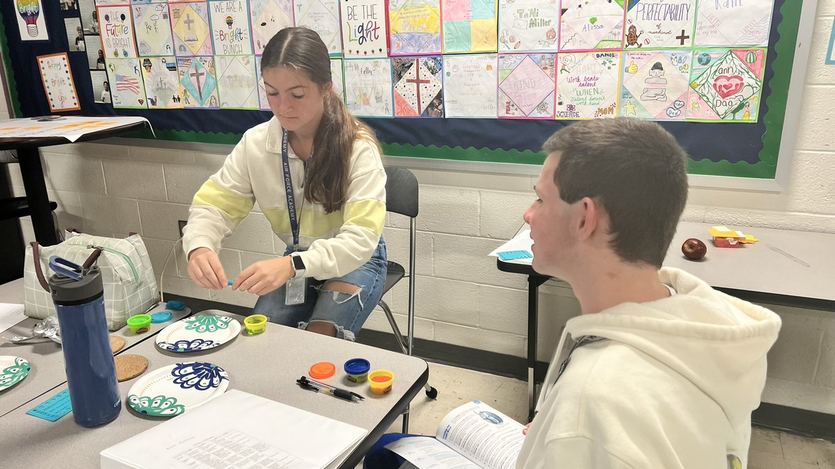 MrsJacksonDFHS's tweet photo. Can you be creative with vocabulary instruction in #APLit? Of course you can! Kids are kids after all! #playdoh #@dutchforkhigh https://t.co/sqzLHGBVva