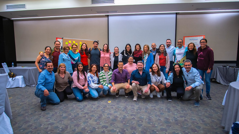 OtecelSA's tweet photo. A propósito del Día Internacional del Docente, miembros de #ProFuturo Global y Latam participaron en el Encuentro de Innovación de Producto ProFuturo. Diseñaron nuevo ciclo de innovación común para potenciar la transformación de la e-ducación🌎

#ConectaEducación #SomosProFuturo https://t.co/lDuBbX1bNm